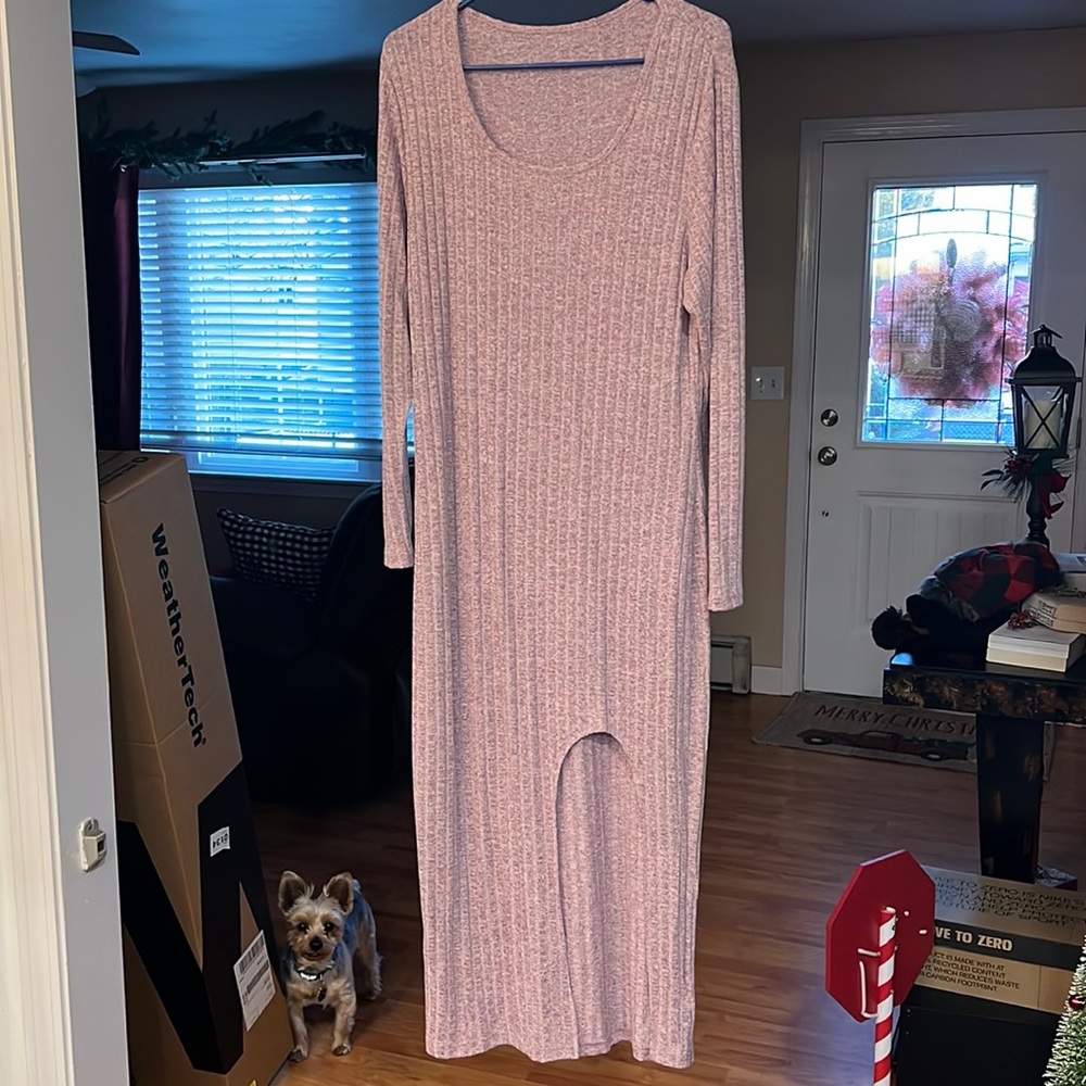 Pinkish/Purple long sleeve dress with front slit, size 1XL